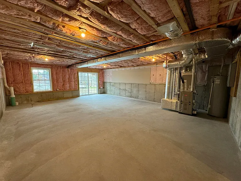 108 Mammoth Rd #B — Photo 21