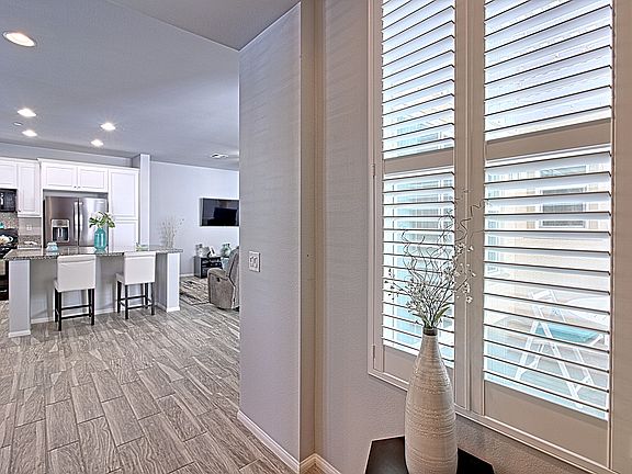 4th image of 1781 Daffodil Ave