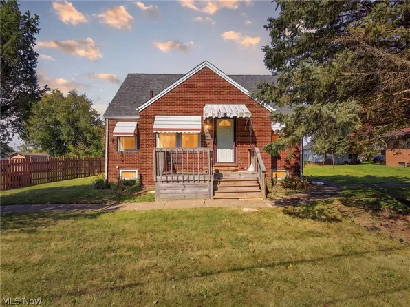 2459 Georgetown Rd NE, Canton, OH 44704