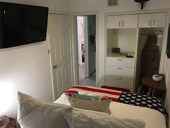 3rd image of 6102 Seawall Blvd #2900