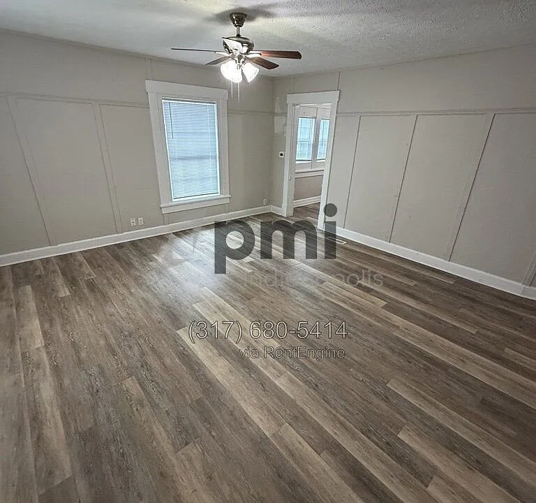 1327 W 32nd St