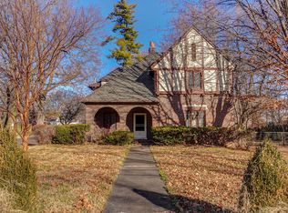 1701 E Walnut St, Springfield, MO 65802