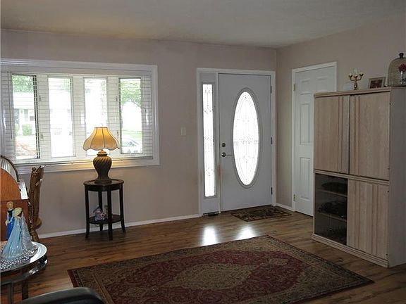 4th image of 1117 Hawthorne Dr