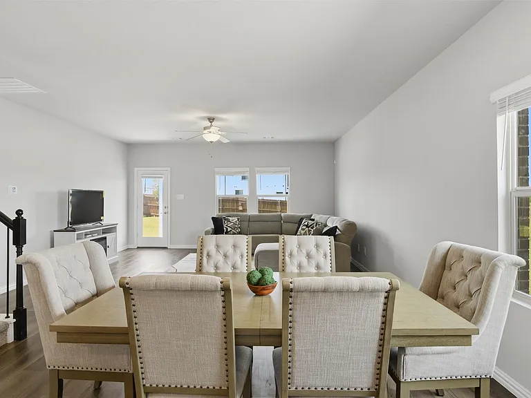 2275 Cliff Springs Dr — Photo 11