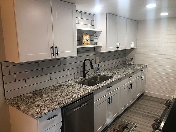 New Shaker cabinets/Quartz c