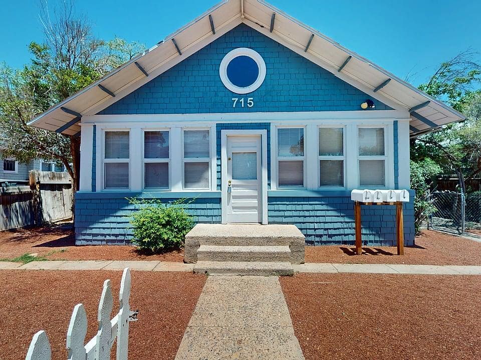 1st image of 715 Fruit Ave NW