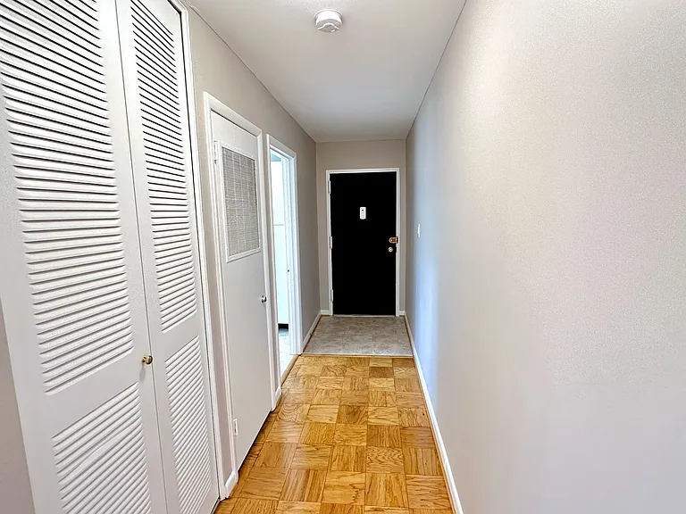 10670 Weymouth St #202 — Photo 11