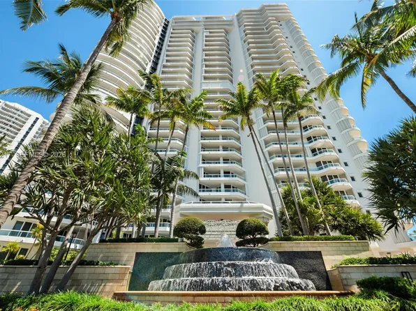 21050 Point Pl Unit 302, Aventura, FL 33180