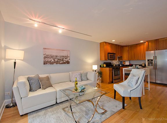 5th image of 2036 N Larrabee St APT 8202