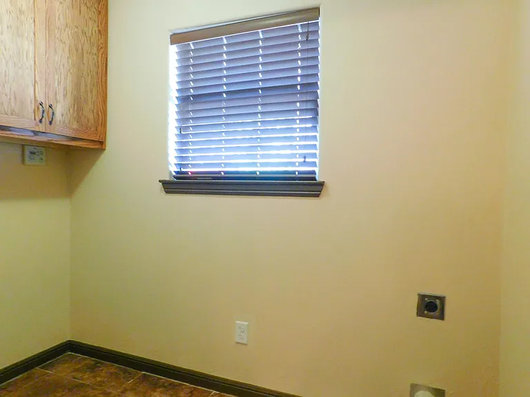 558 Jay St — Photo 19