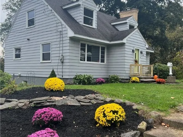 301 Hopper Rd, Syracuse, NY 13207