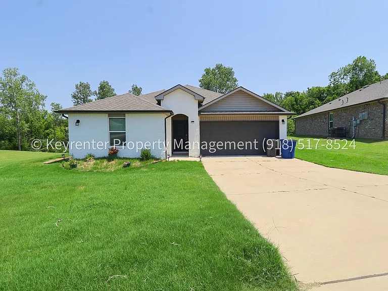 3313 N 23rd West Ave — Photo 2