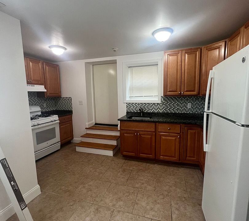 1st image of 23 Vfw Pkwy APT 1