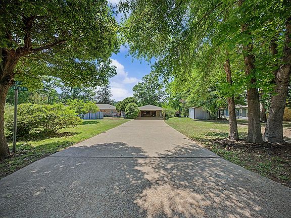 4th image of 212 Oakleaf Cir