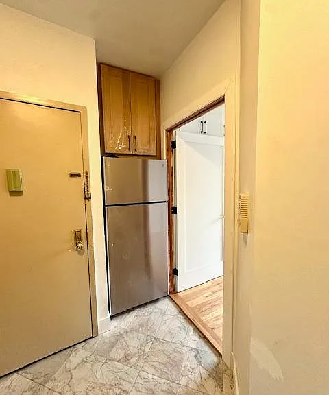 527 Leonard St #2 — Photo 5