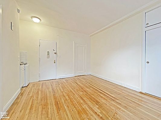 5th image of 245 W 75th St APT 5D
