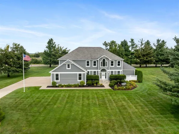 7190 Rolling Meadow Trl, Harbor Springs, MI 49740