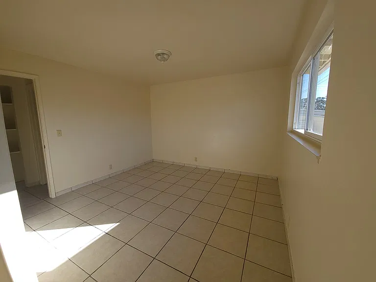 1134 Parkside St — Photo 6