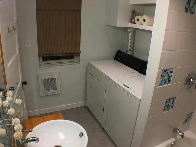 717 Otis Pl NW #B — Photo 9