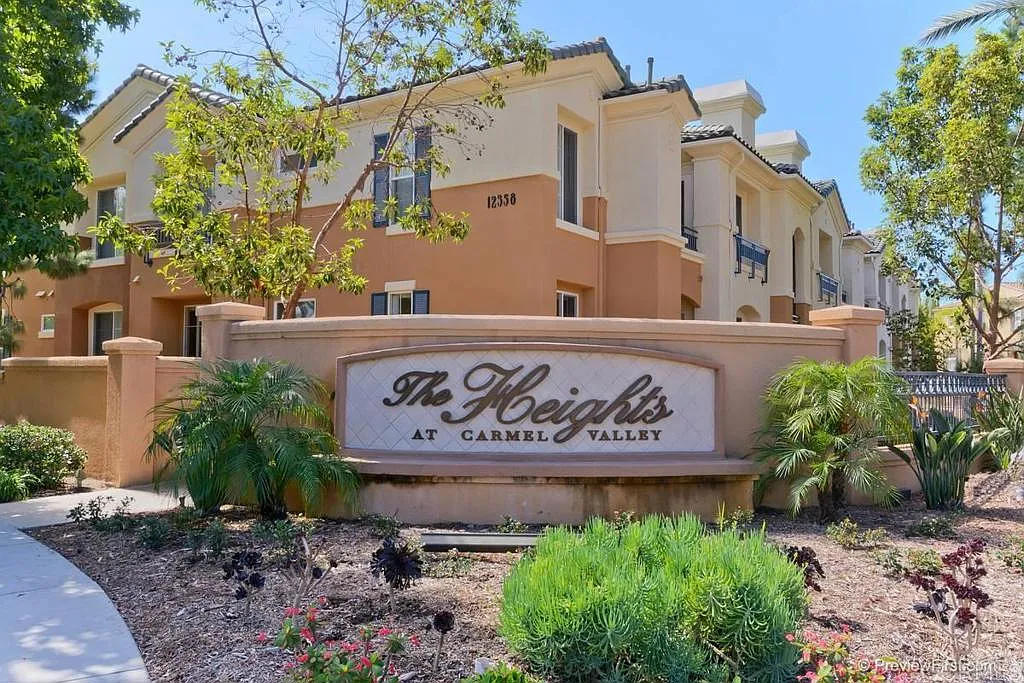 2 bed, 1276 sqft, $3,900 — Photo 1