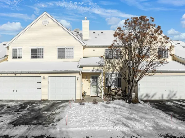 520 Aqua Cir, Lino Lakes, MN 55014