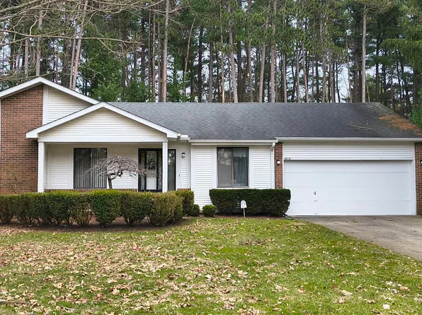 4031 Emerald Pines Dr, Commerce Township, MI 48390