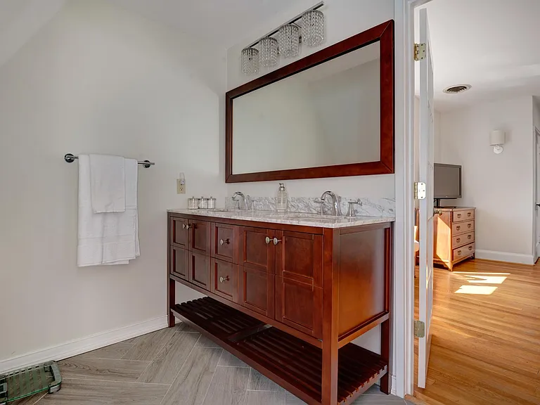 4000 Harrison St NW — Photo 12