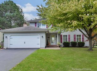960 Creekside Cir, Naperville, IL 60563