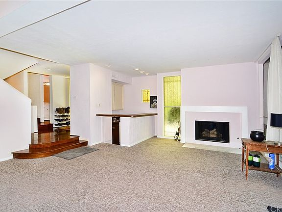 4th image of 5325 White Oak Ave Unit C