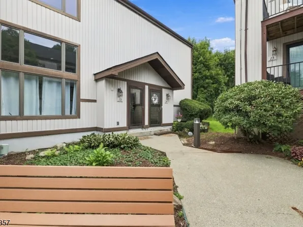 113 Alpine Ct BLDG 1 #13, Stanhope Boro, NJ 07874