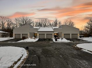 1106 S Ridge Rd, Lansing, MI 48917