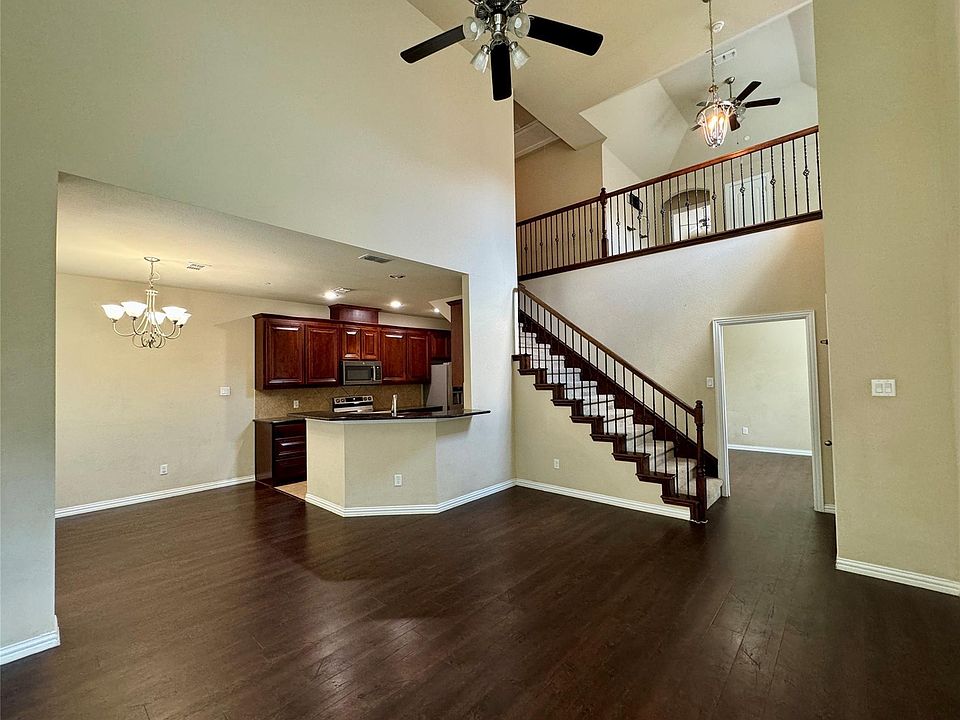 1st image of 245 Barrington Ln