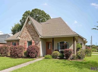 3245 Holly St, Zachary, LA 70791