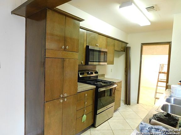 2nd image of 109 Trillium Ln
