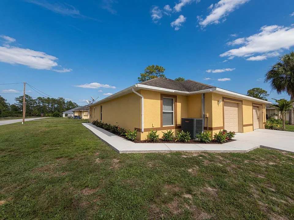 313A Melissa Ave S