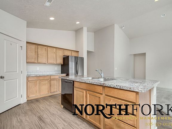 5th image of 12583 Herrick St