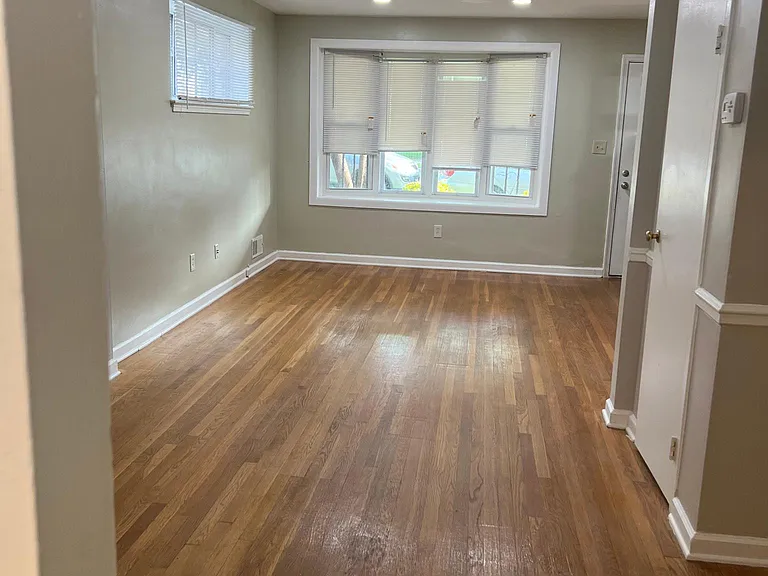 5377 Chillum Pl NE — Photo 9