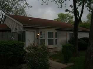 5 N Fernwood Dr, Bolingbrook, IL 60440