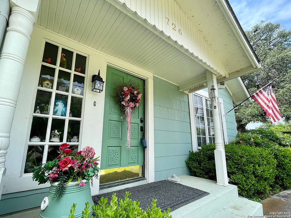 1st image of 726 WARE BLVD
