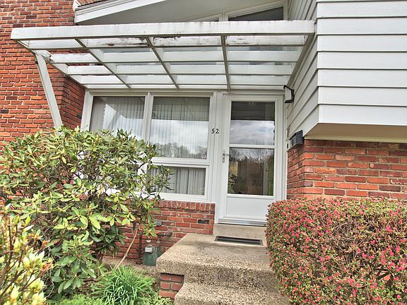 3rd image of 52 Meadowbrook Ave