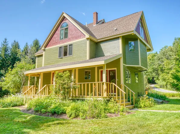 640 Neck Road, China, ME 04358