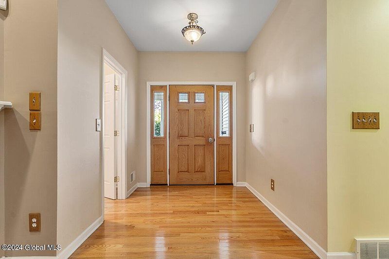 4th image of 24 Everson Way