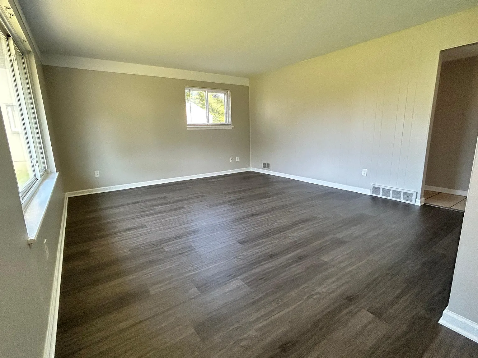 30721 Gladys Avenue — Photo 3