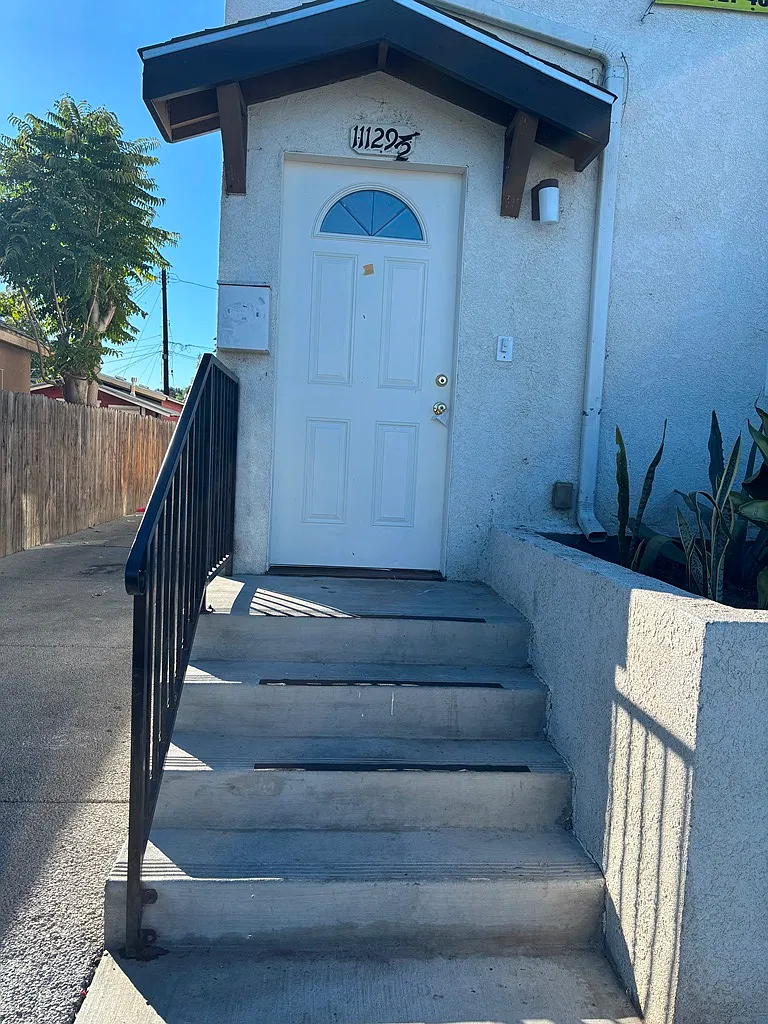 5 bed, 1602 sqft, $3,800 — Photo 2