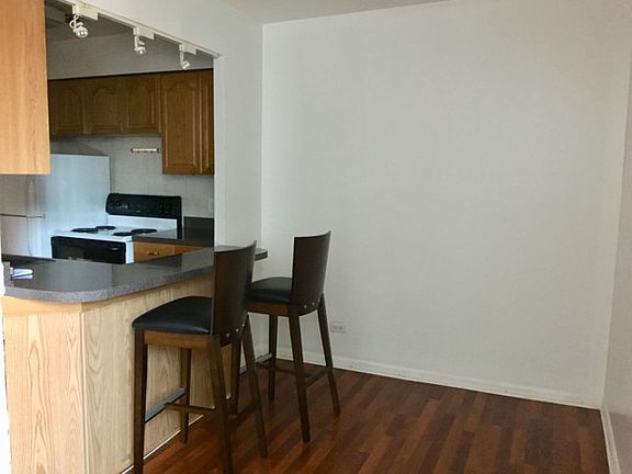 4th image of 5920 N Kenmore Ave APT 417