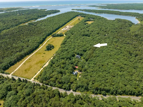 6 Browns Farm Ln, Edgartown, MA 02539