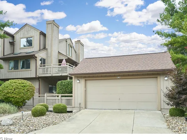 626 Meredith Ln, Cuyahoga Falls, OH 44223