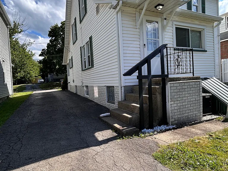 1940 Manhattan Ave — Photo 5