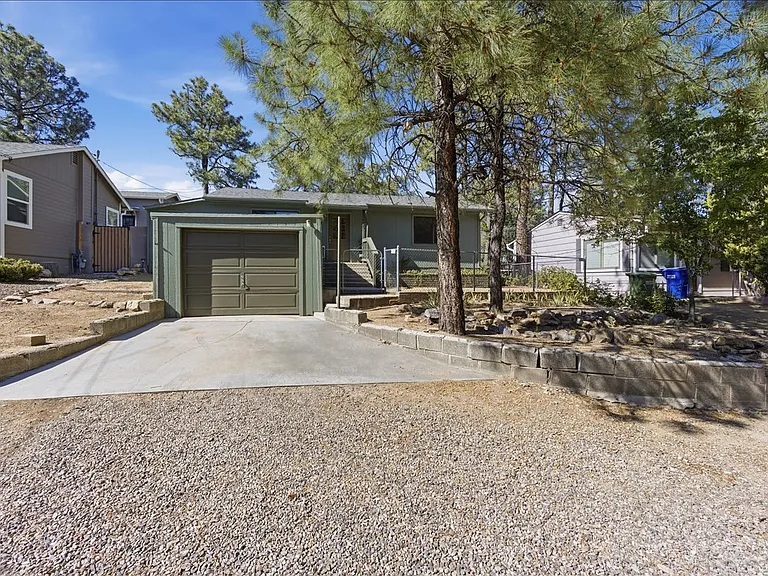 1020 Heap Ave — Photo 2