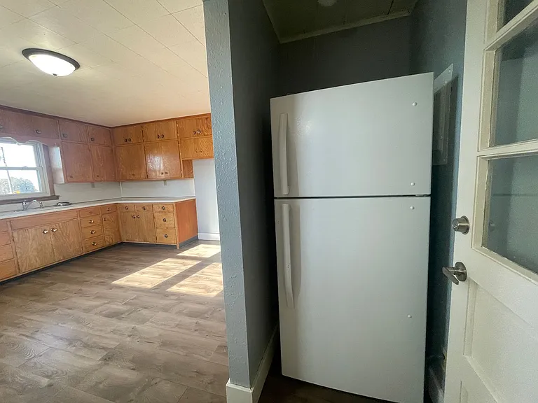 401-403 W Center St — Photo 6